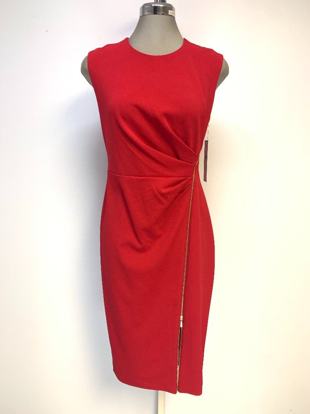 Size 10 Calvin Klein Elegant Sleeveless Women's Red Crepe Sheath Dress NWT